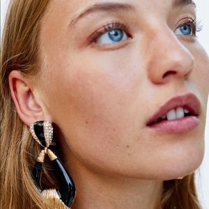 FREE when bundled! Black and Gold Pendant Hoops!